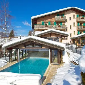 https://lhermine-blanche.hotels-rhonealpes.com