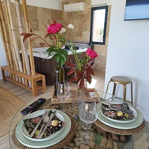 https://le-pavillon-des-pivoines.fr-provencehotel.com